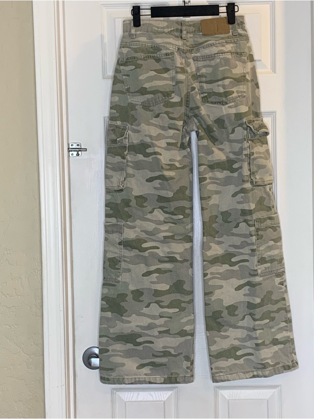 Cotton On Cargo Wide Leg Jean Camo Print Size 2 - Picture 11 of 11
